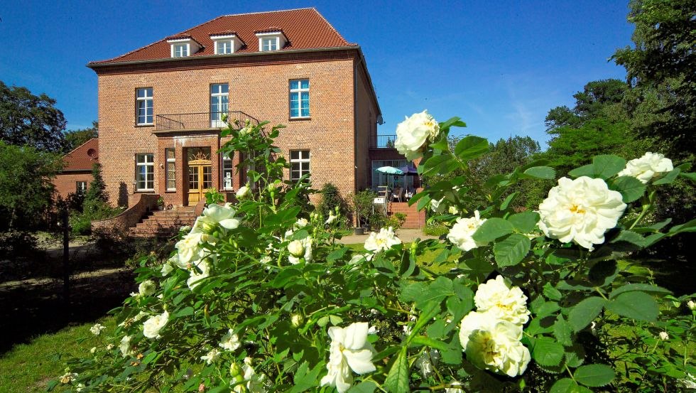 2000 rozen in meer dan 200 variëteiten in de rozentuin van het landhuis Gottin, © Mecklenburger ParkLand