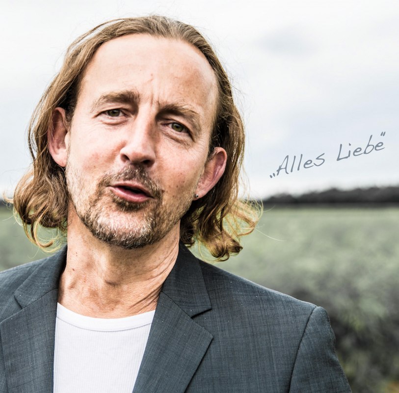 &copy; Michael Raeder