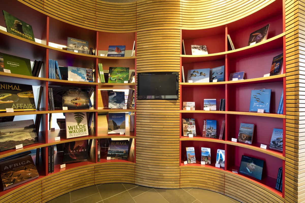 Boekenhoek in het Max H&uuml;nten Huis, &copy; Timm Allrich