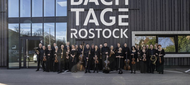 The Freiburg Baroque Orchestra opens the Rostock Bach Festival with Bach's Brandenburg Concertos // &copy; Freiburger Barockorchester, Foto: Britta Schilling