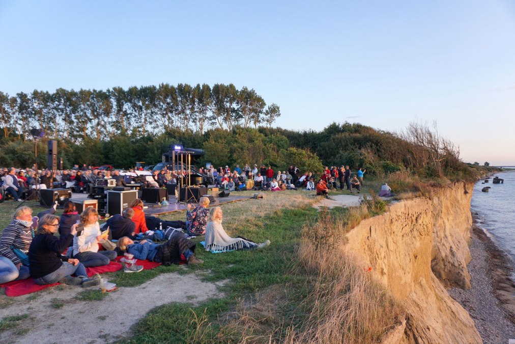 Final Concert of "Sounds of Nature" 2017 at the High Bank, © Kurverwaltung Ahrenshoop · Foto Désirée Holzerland Final Concert of "Sounds of Nature" 2017 at the High Bank, © Kurverwaltung Ahrenshoop · Foto Désirée Holzerland