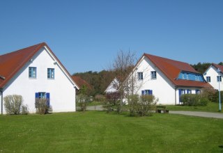 In Strandnähe liegen die Häuser auf dem weitläufigen Areal verstreut. // © MV-T In Strandnähe liegen die Häuser auf dem weitläufigen Areal verstreut. // © MV-T