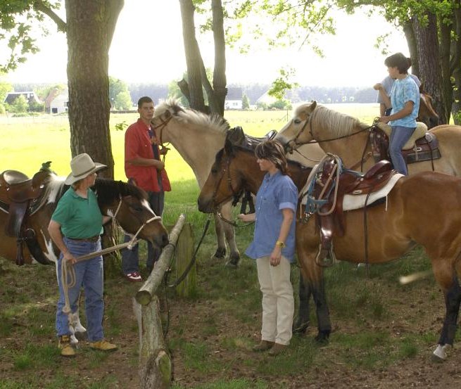 Wanderreiter und -fahrer können auf der Tour Pausen an verschiedenen Raststellen einlegen // © Storeck Wanderreiter und -fahrer können auf der Tour Pausen an verschiedenen Raststellen einlegen // © Storeck
