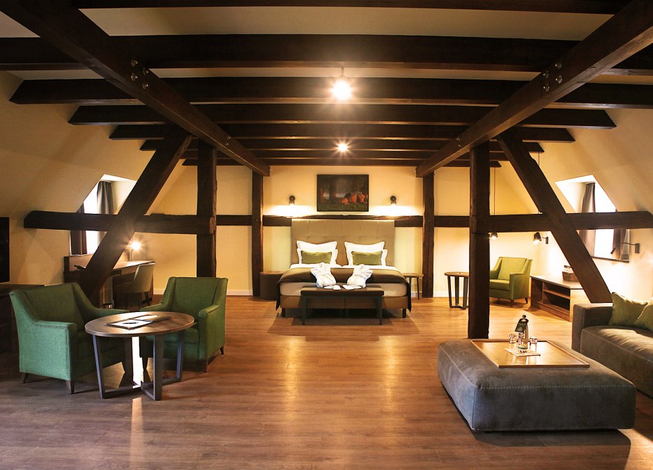 Farmer-Hotel-Basedow_Farmer-Suite_mittiger-Blick-in-die-Suite_2000x1440px_72dpi_web - Kopie, © Farmer Hotel GmbH