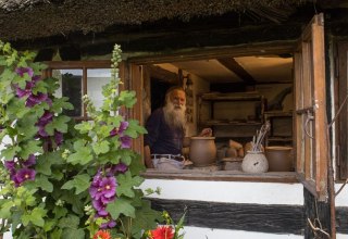 &copy; Angelika Reich