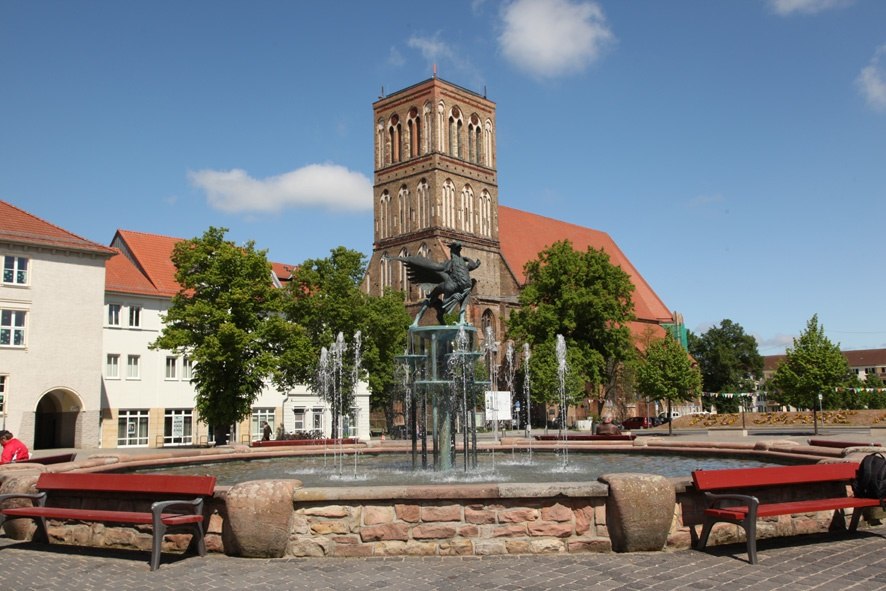 Anklam markt met fontein, © Photo-Atelier Th. Wiencke