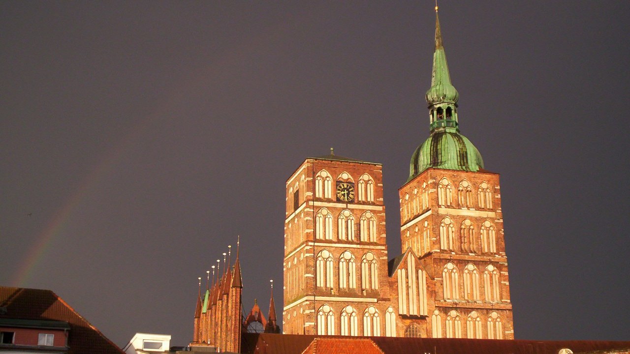 Nikolaikirche Stralsund in the evening // © Mpkimu Nikolaikirche Stralsund in the evening // © Mpkimu