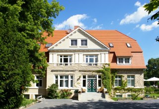 Blick auf das Gutshaus Barkow // &copy; Tourist Info Plau am See GmbH