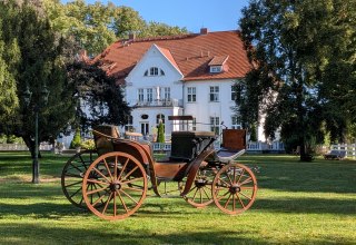 Auf Schloss Badow finden historische Kutschen eine neue Heimat // © Alexandra Lotz Auf Schloss Badow finden historische Kutschen eine neue Heimat // © Alexandra Lotz