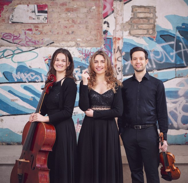 Roman Tulchynsky - violin,
Marei Schibilsky - violoncello,
Julia Stephan - piano, © Clara Evens Roman Tulchynsky - violin,
Marei Schibilsky - violoncello,
Julia Stephan - piano, © Clara Evens