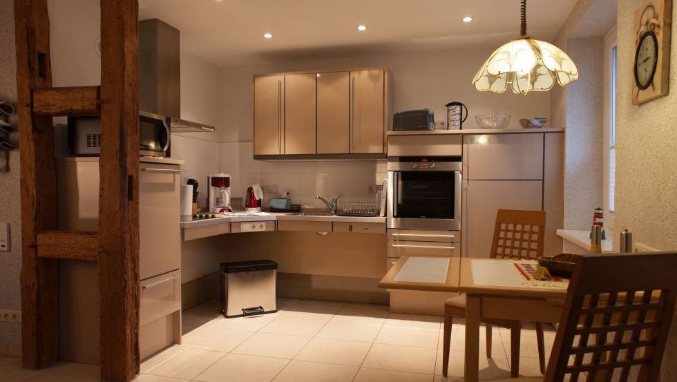 Toegankelijke keuken in de drempelvrije vakantiewoning in Dierhagen, © Martin Schweitzer