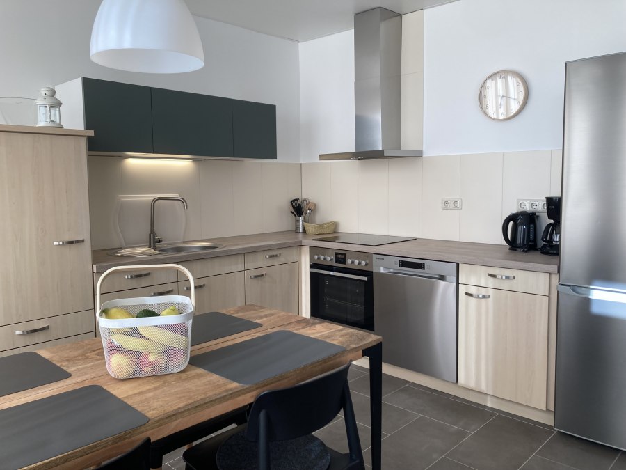 Kitchen with dining area, © Janine Kissel