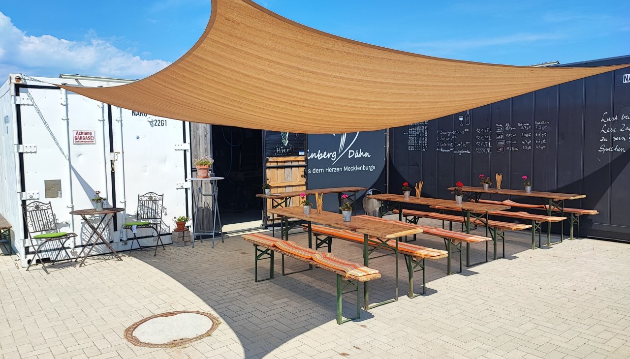 Witamy w winnicy w Dorf Mecklenburg, © wein-mv.de