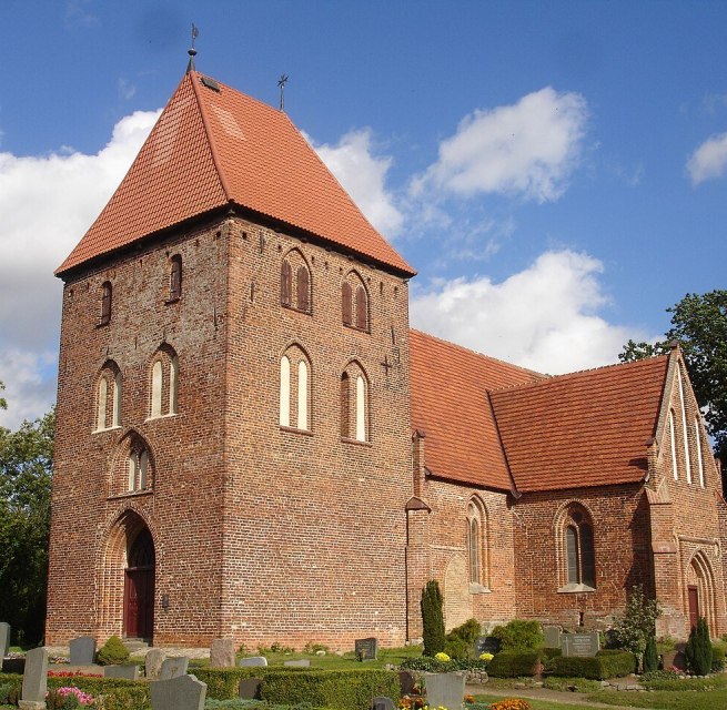 Kirche in Groß Eichsen // © adfc-Schwerin Kirche in Groß Eichsen // © adfc-Schwerin