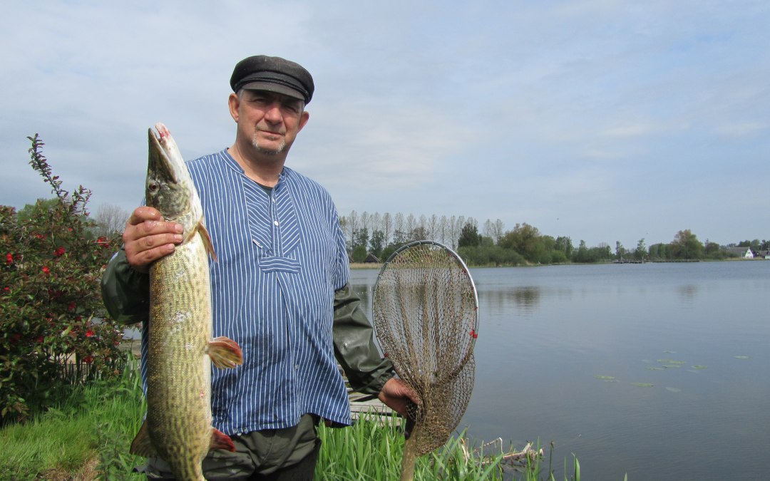 Visser Jens Düse met snoek uit Teterow, © Jana Koch