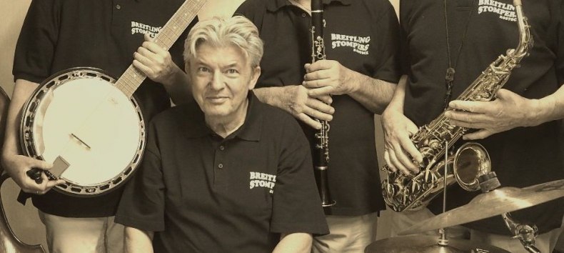 &copy; Breitling Stompers