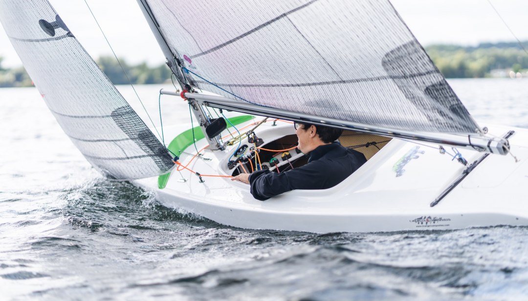 Je moet niet bang zijn voor water. Als het hard waait, kan er wat water in de boot klotsen.