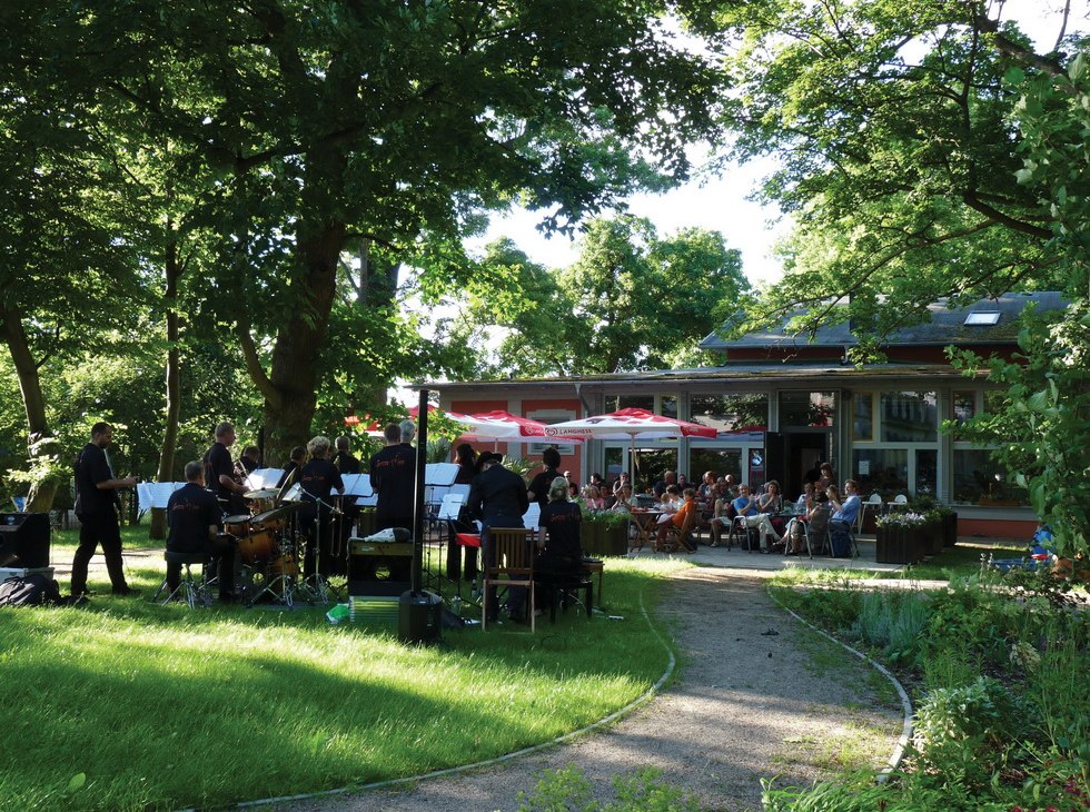 Muzyka w Tierparkcaf&egrave;, &copy; Heidi Sch&ouml;nherr