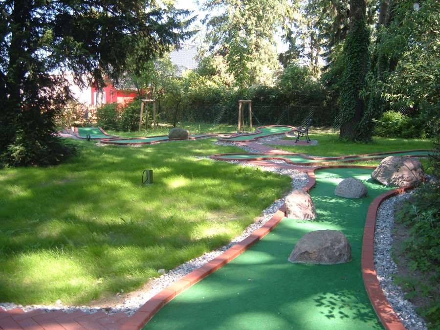 Pole do minigolfa w Koserow - poznaj wyjątkowe, kreatywne pole, © Minigolfanlage Koserow
