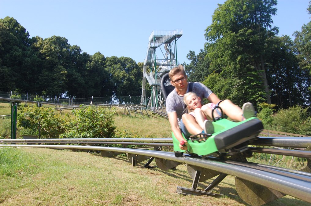 Eilandrodelbaan met glijtoren, © Paul Dehn Eilandrodelbaan met glijtoren, © Paul Dehn