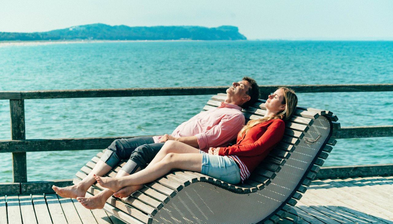 Ontspannen op de pier in de kustplaats aan de Oostzee Göhren, © TMV/H2F