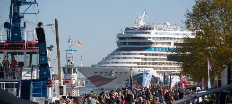 Auslaufen bei der Port Party Warnem&uuml;nde // &copy; Christiane Zenkert
