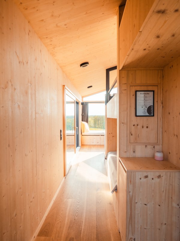 Cabin entrance area // © mari.linni || Nicola Link Berlin Cabin entrance area // © mari.linni || Nicola Link Berlin