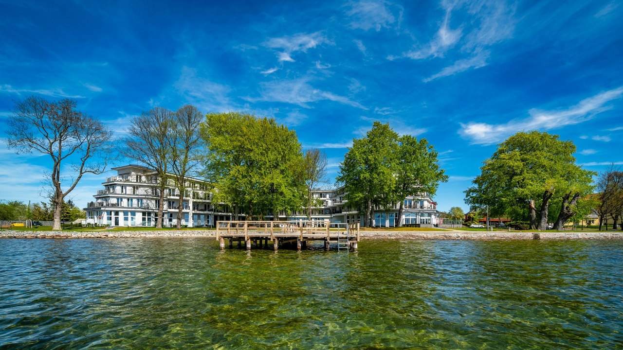 The Müritzpalais from the shore of Müritz // © Alexander Rudolph DOMUSimages The Müritzpalais from the shore of Müritz // © Alexander Rudolph DOMUSimages