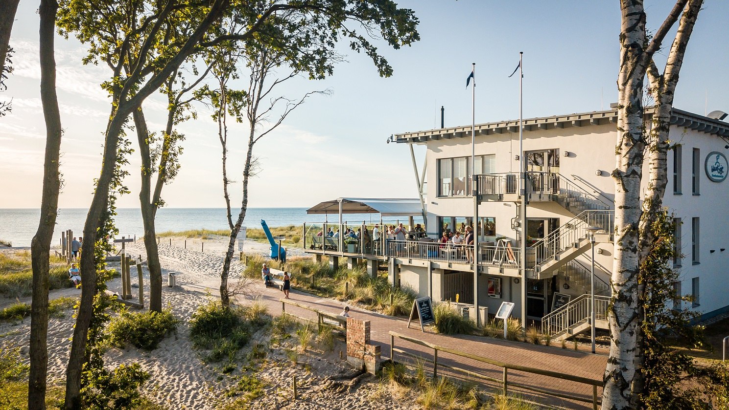 With a direct view of the Baltic Sea and the Hanseatic City of Rostock-Warnemünde, © DOMUSimages