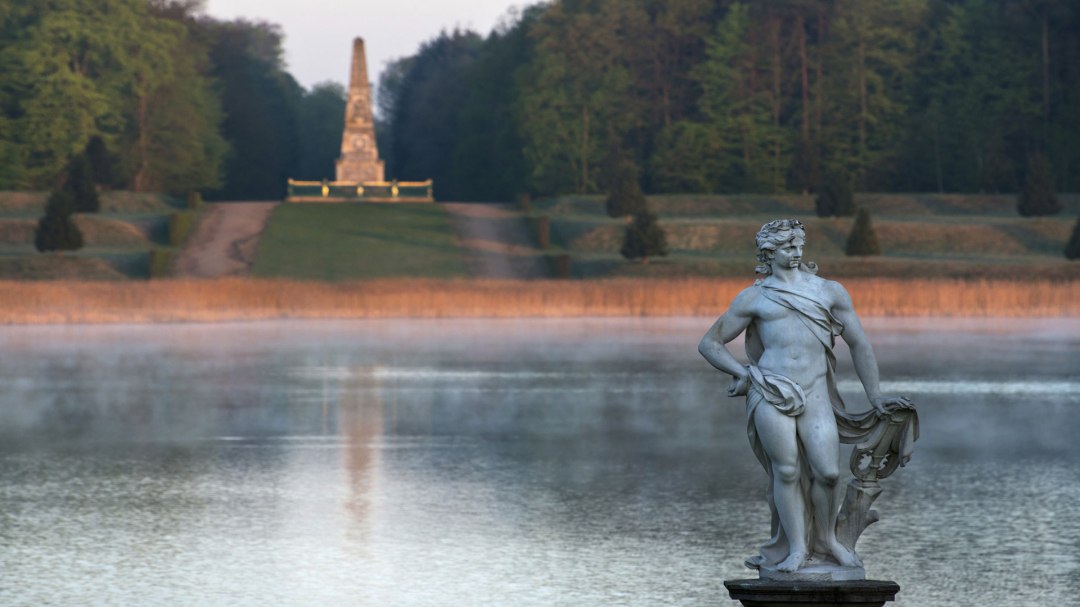 Apollo na wyspie zamkowej, © SPSG, Fotograf Leo Seidel