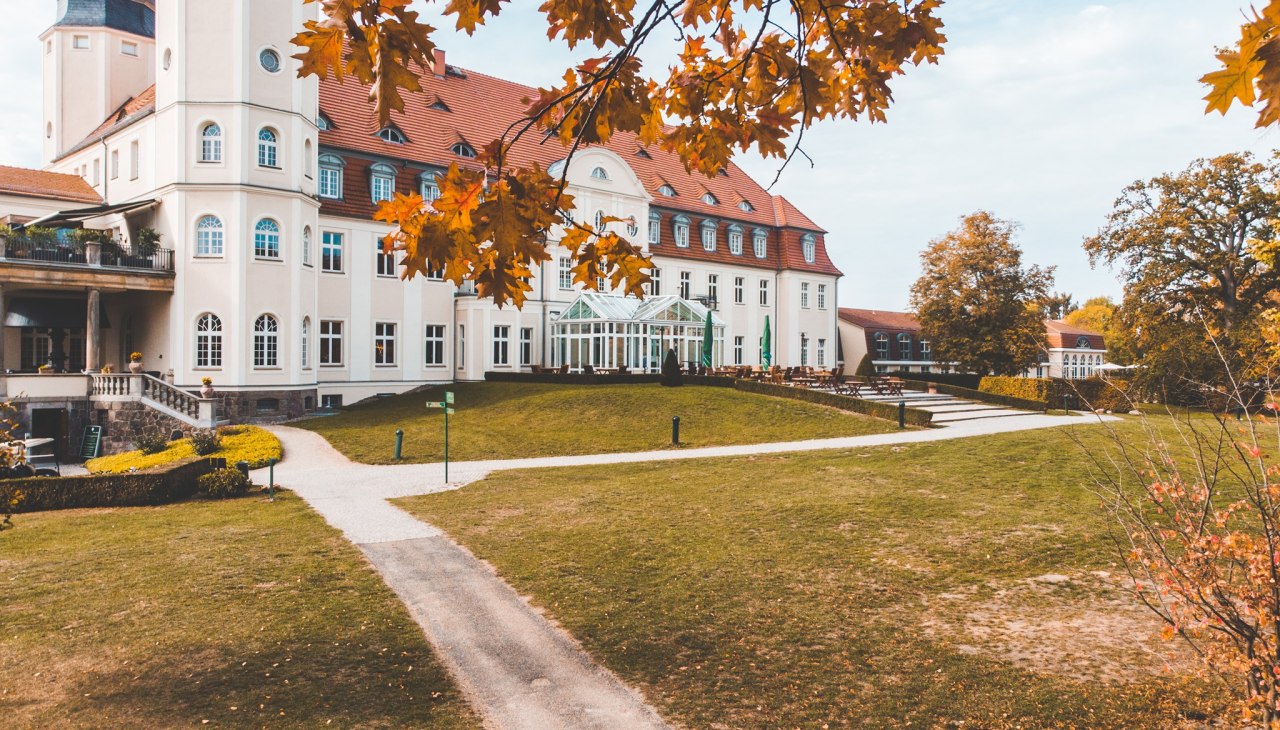 SCHLOSS Fleesensee in the fall, © Fleesensee Schlosshotel GmbH