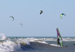 Kitesurfing and windsurfing, Baltic Sea, Usedom // © Schöne Freizeit Kitesurfing and windsurfing, Baltic Sea, Usedom // © Schöne Freizeit
