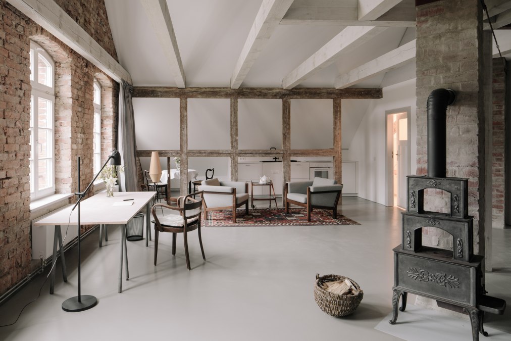 Artist studio also ideal for use as a workstation, © Gutshaus Hessenburg / Philipp Obkircher