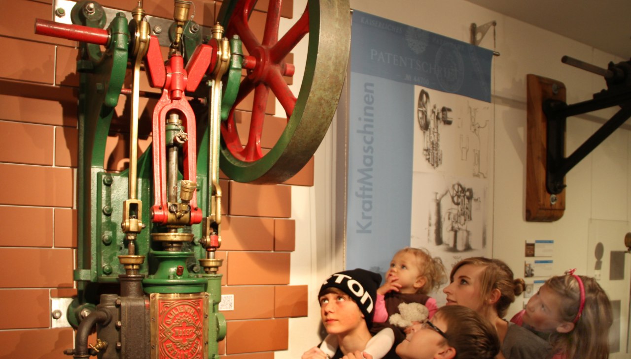 De wereldwijd enige bewaard gebleven stoommachine uit de productie van Lilienthal, © Wittig