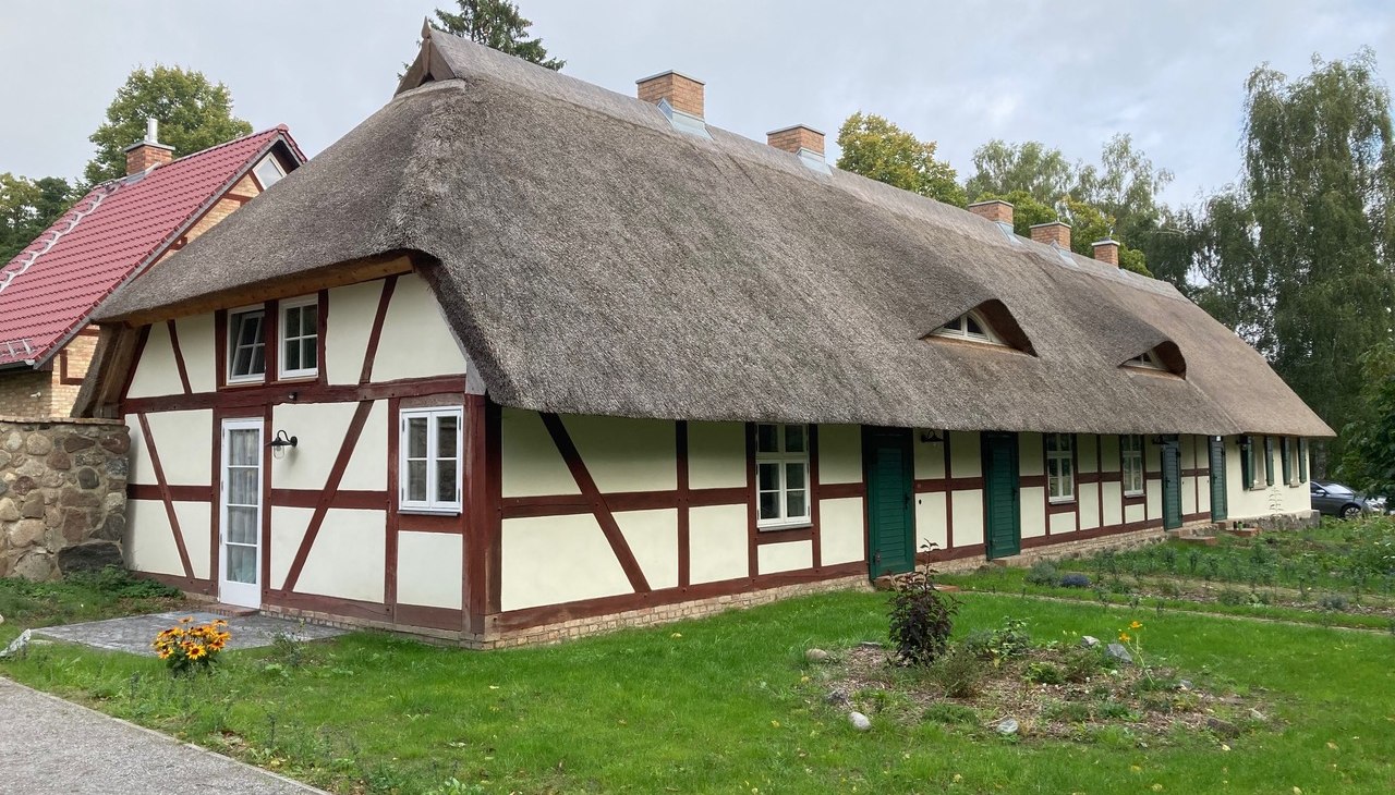 Domek nad stawem łabędzim tuż przed wyspą Uznam, © Von Koeller