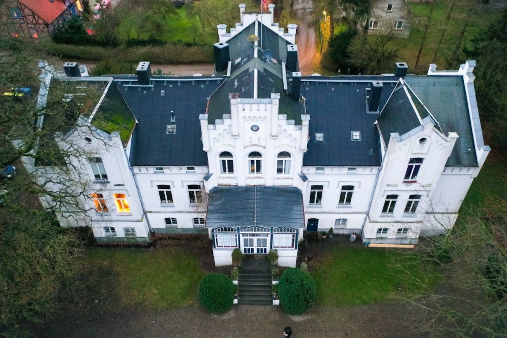 Kaeselow Castle from the air, © vollvincent