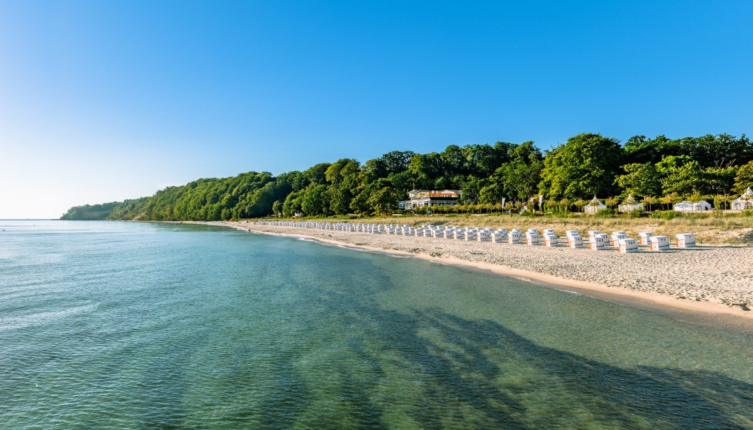 Als je aan Rügen denkt, denk je aan brede zandstranden, helder Oostzeewater en weelderige groene beukenbossen. Maar het eiland heeft nog veel meer te bieden. Met Göhren heeft het eiland in de Oostzee de enige badplaats in Duitsland die ook een kneippkuuroord is., © TMV/Tiemann