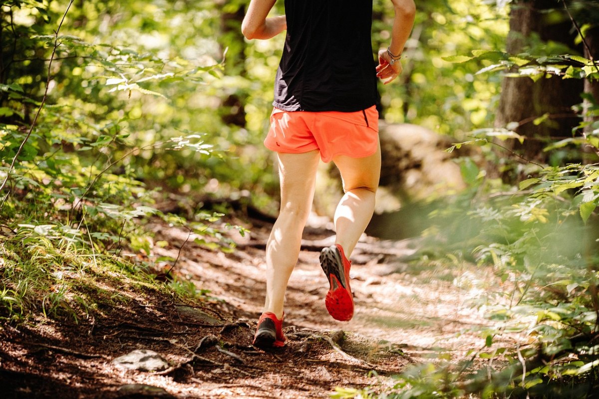 Running in the forest // &copy; natachagagnekinesiolog