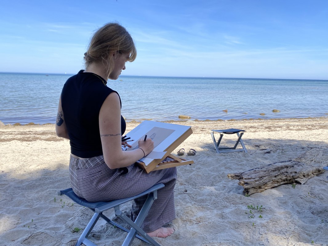 Schilderen op het strand // &copy; Stephanie Freiling