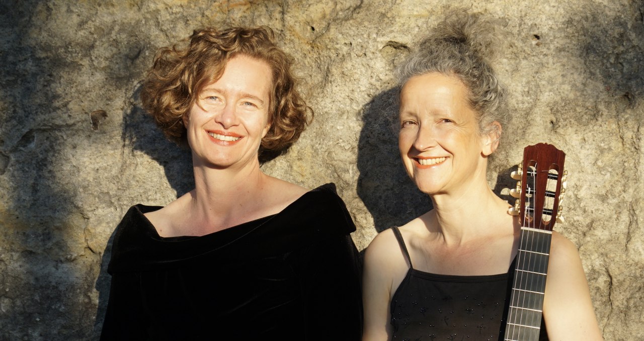 Gretel Wittenburg (Gesang) und Elke Jahn (Gitarre) bestreiten das Eröffnungskonzert zum 14. Pinnower Ohrenschmaus 2026. // © Fotograf: Jürgen Lippsch Gretel Wittenburg (Gesang) und Elke Jahn (Gitarre) bestreiten das Eröffnungskonzert zum 14. Pinnower Ohrenschmaus 2026. // © Fotograf: Jürgen Lippsch