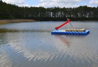 On the lake there is a swimming platform with a slide., © Lutz Werner On the lake there is a swimming platform with a slide., © Lutz Werner