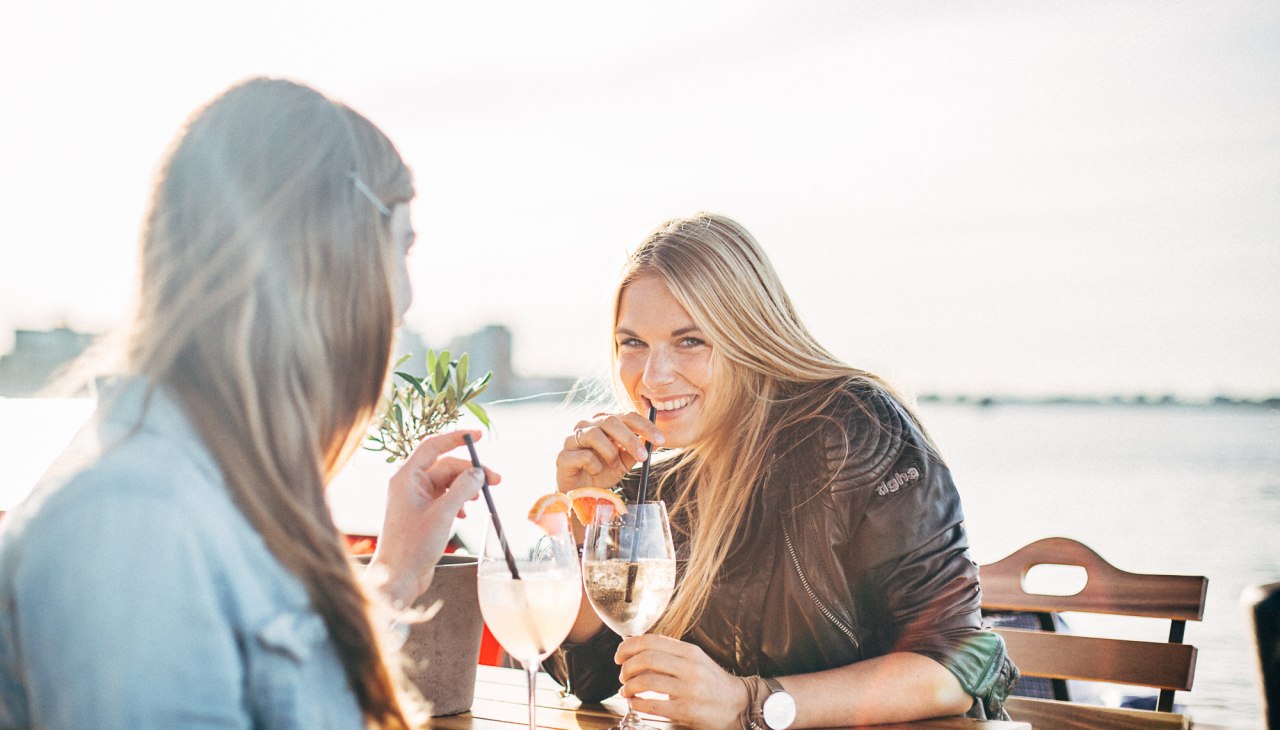 Zomerterras aan de kade, © Ottos/Dan Petermann