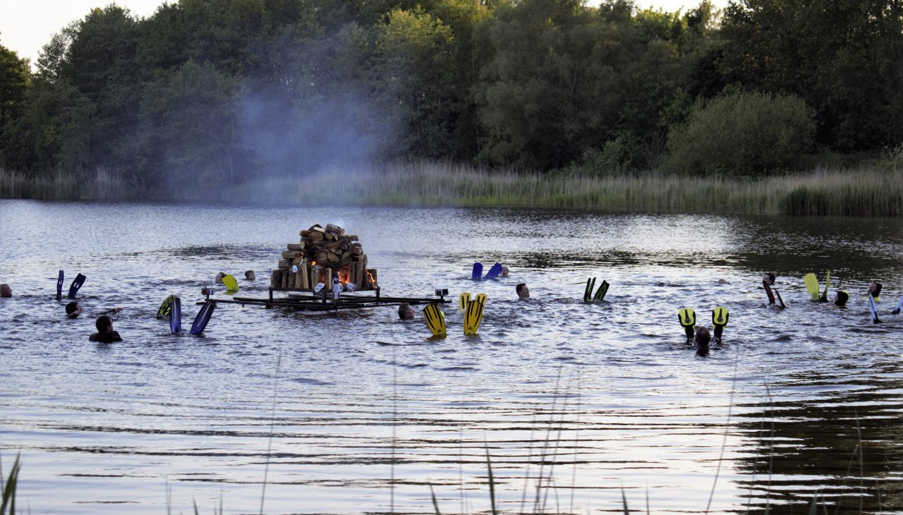 Fakkelzwemmen op de K&ouml;lpinsee, &copy; fackelschwimmen5.jpg