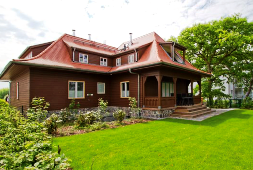 Buitenaanzicht vanaf de promenade, &copy; Ufer