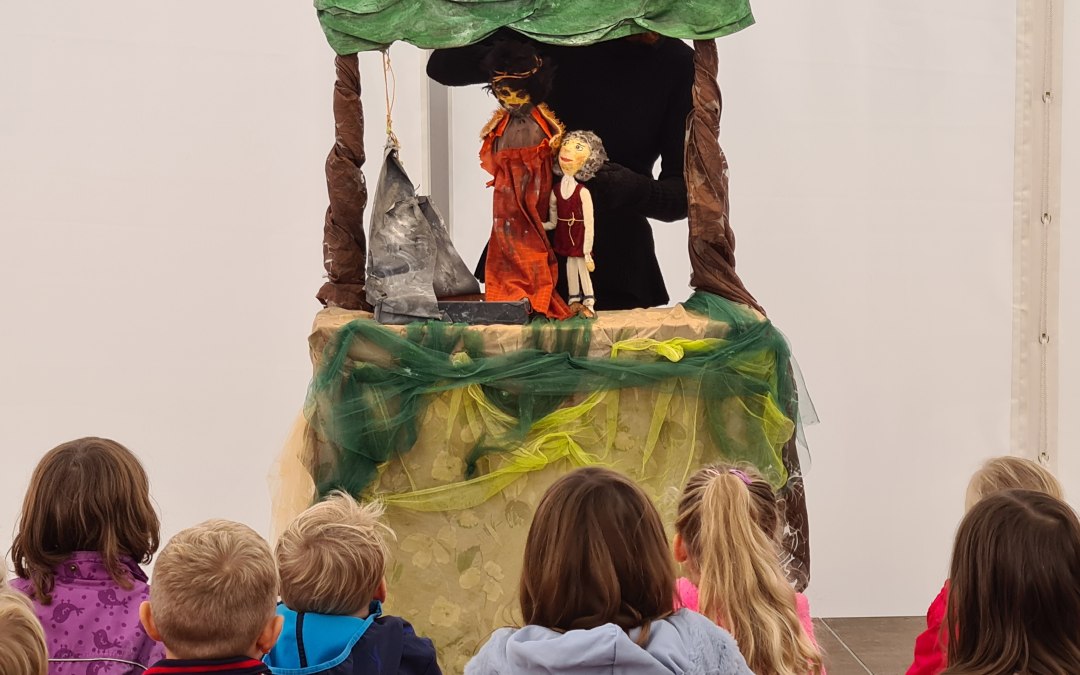 Fingerleicht poppentheater uit Berlijn bezoekt het Mueß Openluchtmuseum! Twee voorstellingen!, © Fred-Ingo Pahl
