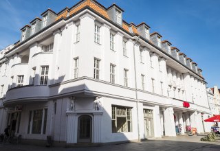 Exterior view sweet dream hostel // &copy; Daniel Stohl