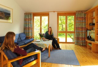 Woonkameruitzicht van de "Blaue FeWo" // &copy; Palm's kinderfreundliches Ferienhaus