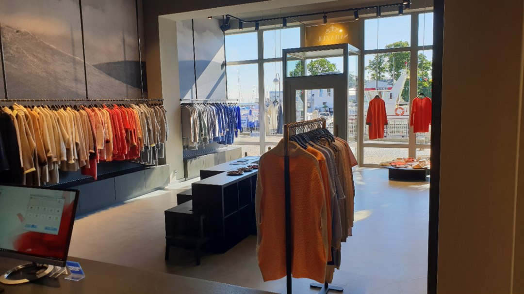 Fascinating knitwear collections at SARAZUL CASHMERE, © Sarazul