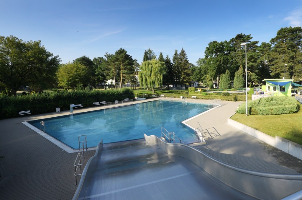 Waldbad Grabow - recreational pool with slide, &copy; TMV/Gohlke