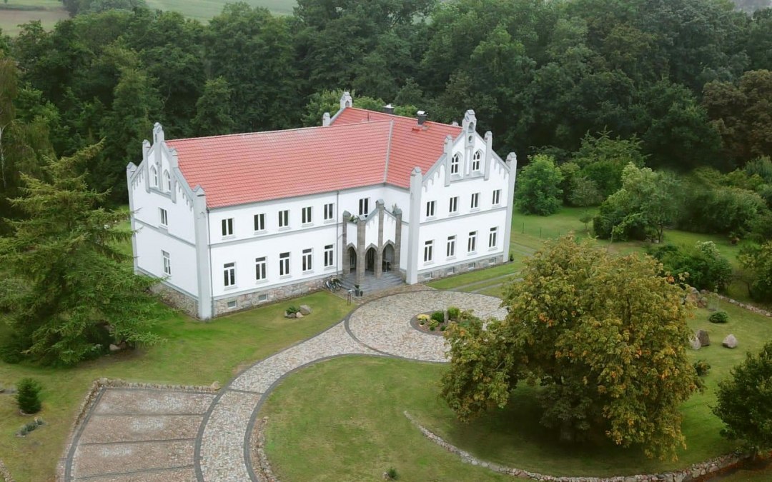Luchtfoto van landhuis Levetzow, © Herrenhaus Levetzow / Bernd Lüskow